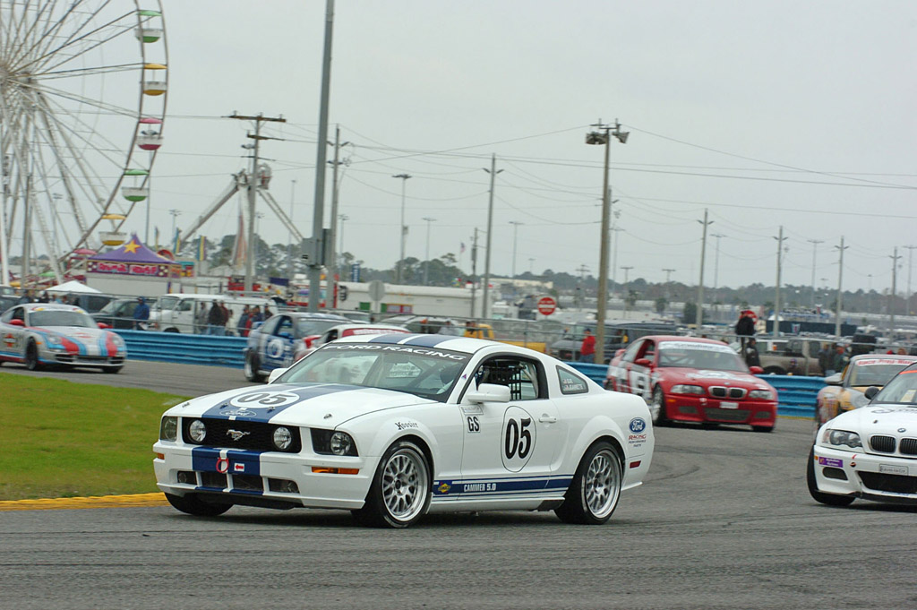 2005_Ford_MustangFR500C3.jpg