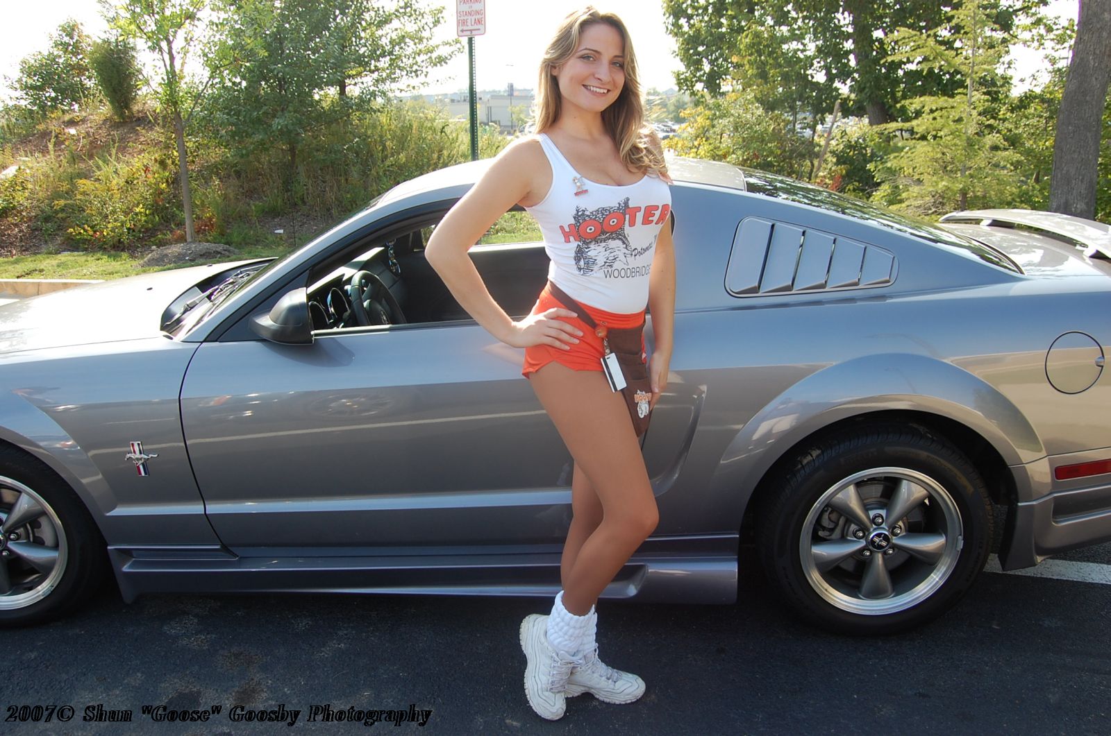 Barbara_Potomac_Mills_Hooters_020.jpg